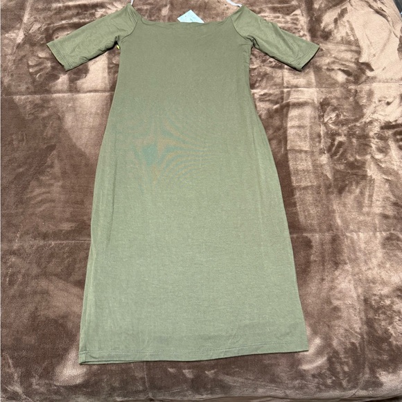 NWT woman’s size small Mahina green Dress - Picture 4 of 10